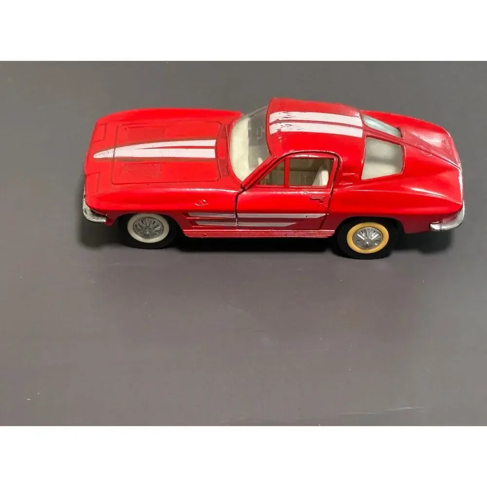 Majorette Red  '63 Corvette Sting Ray Opening Doors 1/32 Scale